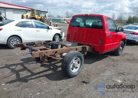 2002 Chevrolet Silverado 1500 из США, поврежденный, VIN 1GCEC14W22Z103016